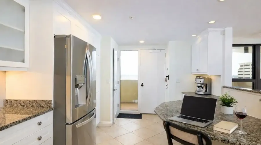 1255 N Gulfstream Ave, Sarasota, Florida, 34236, United States, 2 Bedrooms Bedrooms, 5 Rooms Rooms,2 BathroomsBathrooms,Residential,For Sale,Bay Plaza,Gulfstream ,11,2015485