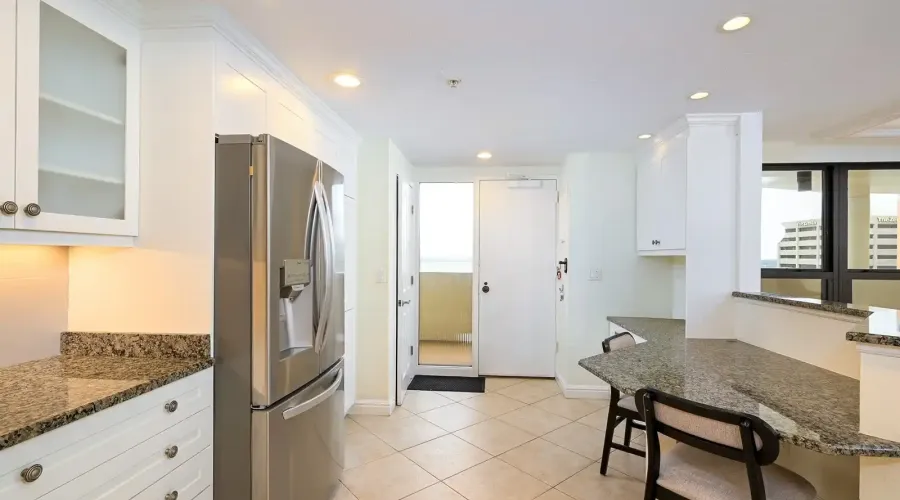 1255 N Gulfstream Ave, Sarasota, Florida, 34236, United States, 2 Bedrooms Bedrooms, 5 Rooms Rooms,2 BathroomsBathrooms,Residential,For Sale,Bay Plaza,Gulfstream ,11,2015485