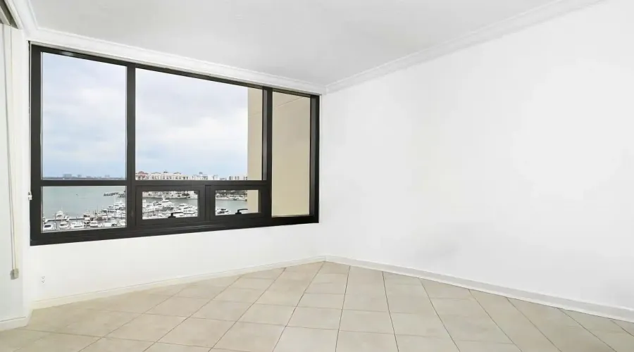 1255 N Gulfstream Ave, Sarasota, Florida, 34236, United States, 2 Bedrooms Bedrooms, 5 Rooms Rooms,2 BathroomsBathrooms,Residential,For Sale,Bay Plaza,Gulfstream ,11,2015485