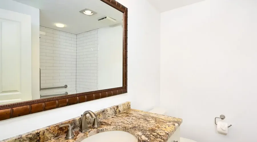 1255 N Gulfstream Ave, Sarasota, Florida, 34236, United States, 2 Bedrooms Bedrooms, 5 Rooms Rooms,2 BathroomsBathrooms,Residential,For Sale,Bay Plaza,Gulfstream ,11,2015485