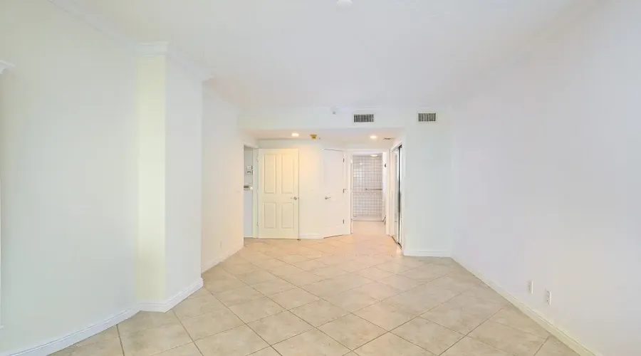 1255 N Gulfstream Ave, Sarasota, Florida, 34236, United States, 2 Bedrooms Bedrooms, 5 Rooms Rooms,2 BathroomsBathrooms,Residential,For Sale,Bay Plaza,Gulfstream ,11,2015485