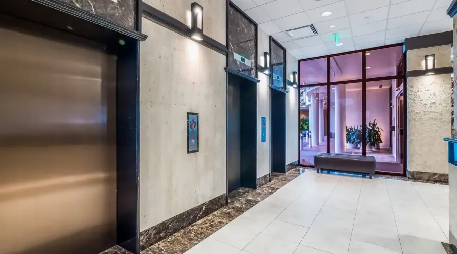 1255 N Gulfstream Ave, Sarasota, Florida, 34236, United States, 2 Bedrooms Bedrooms, 5 Rooms Rooms,2 BathroomsBathrooms,Residential,For Sale,Bay Plaza,Gulfstream ,11,2015485