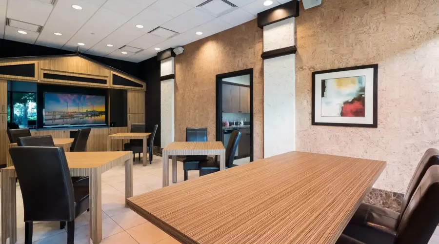 1255 N Gulfstream Ave, Sarasota, Florida, 34236, United States, 2 Bedrooms Bedrooms, 5 Rooms Rooms,2 BathroomsBathrooms,Residential,For Sale,Bay Plaza,Gulfstream ,11,2015485