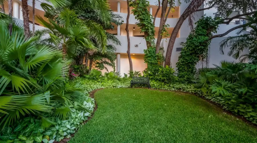 1255 N Gulfstream Ave, Sarasota, Florida, 34236, United States, 2 Bedrooms Bedrooms, 5 Rooms Rooms,2 BathroomsBathrooms,Residential,For Sale,Bay Plaza,Gulfstream ,11,2015485