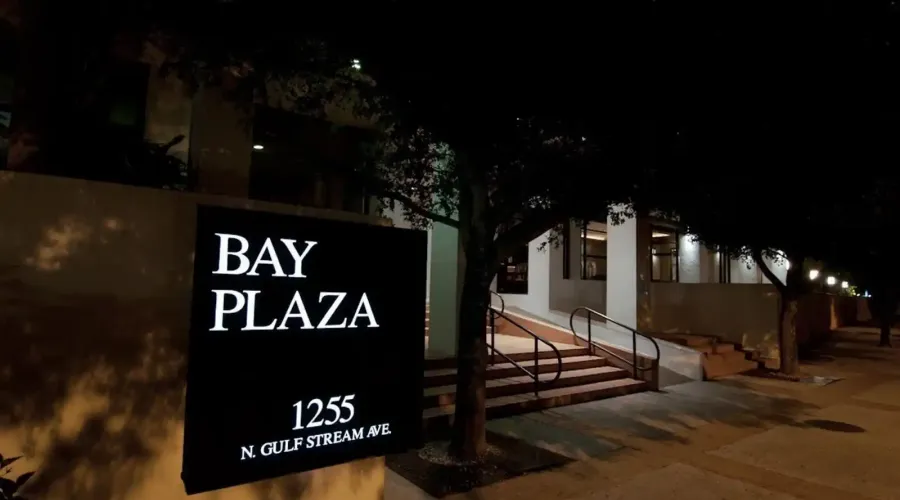 1255 N Gulfstream Ave, Sarasota, Florida, 34236, United States, 2 Bedrooms Bedrooms, 5 Rooms Rooms,2 BathroomsBathrooms,Residential,For Sale,Bay Plaza,Gulfstream ,11,2015485