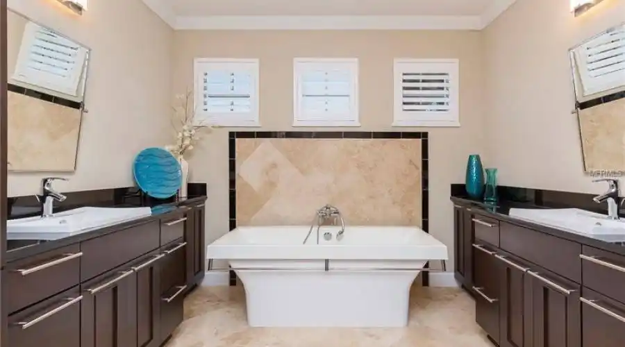 36 Burton Place,Tarpon Springs,Florida 34688,United States,5 Bedrooms Bedrooms,4 BathroomsBathrooms,Residential,Burton Place,197075