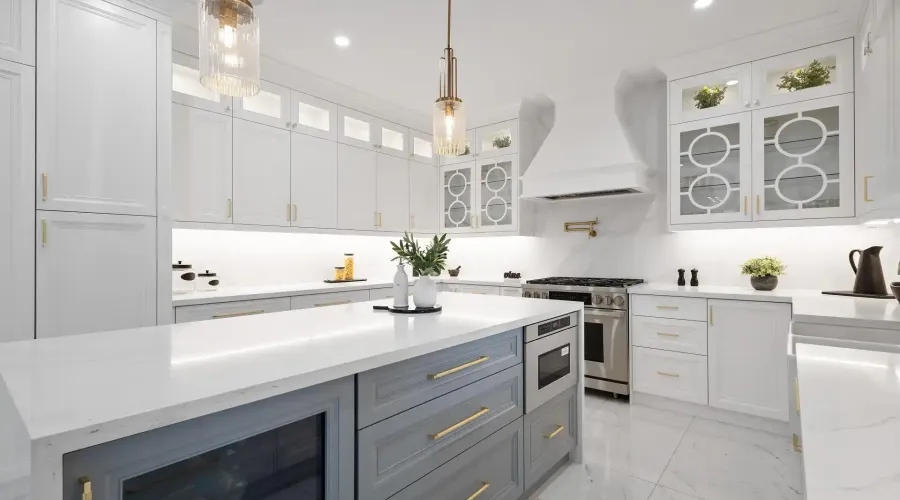 72 Oakes Drive, Mississauga, Ontario, L5G 3M1, Canada, 4 Bedrooms Bedrooms, ,6 BathroomsBathrooms,Residential,For Sale,2016426