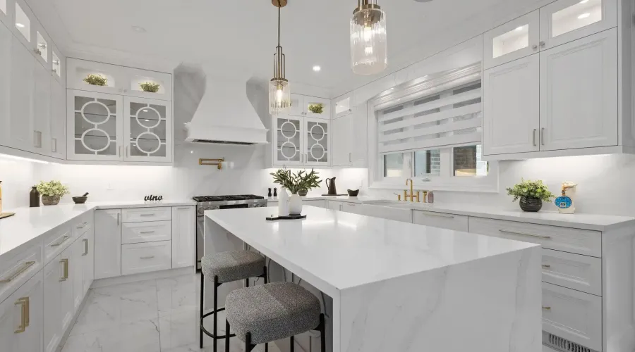 72 Oakes Drive, Mississauga, Ontario, L5G 3M1, Canada, 4 Bedrooms Bedrooms, ,6 BathroomsBathrooms,Residential,For Sale,2016426