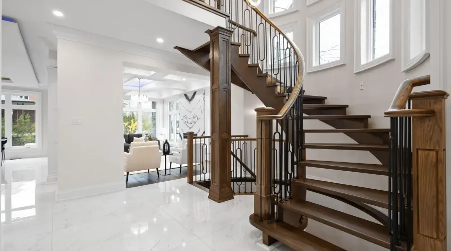 72 Oakes Drive, Mississauga, Ontario, L5G 3M1, Canada, 4 Bedrooms Bedrooms, ,6 BathroomsBathrooms,Residential,For Sale,2016426