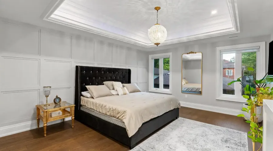 72 Oakes Drive, Mississauga, Ontario, L5G 3M1, Canada, 4 Bedrooms Bedrooms, ,6 BathroomsBathrooms,Residential,For Sale,2016426