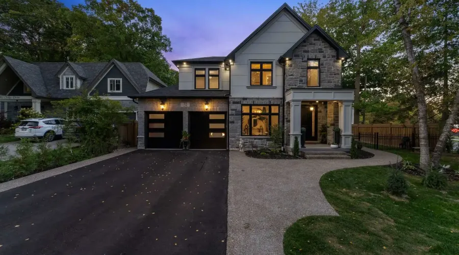 72 Oakes Drive, Mississauga, Ontario, L5G 3M1, Canada, 4 Bedrooms Bedrooms, ,6 BathroomsBathrooms,Residential,For Sale,2016426