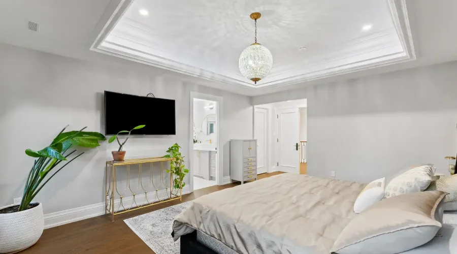 72 Oakes Drive, Mississauga, Ontario, L5G 3M1, Canada, 4 Bedrooms Bedrooms, ,6 BathroomsBathrooms,Residential,For Sale,2016426