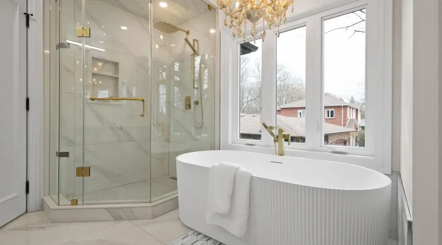 72 Oakes Drive, Mississauga, Ontario, L5G 3M1, Canada, 4 Bedrooms Bedrooms, ,6 BathroomsBathrooms,Residential,For Sale,2016426