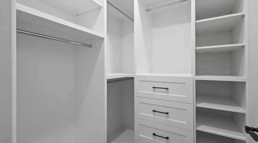 72 Oakes Drive, Mississauga, Ontario, L5G 3M1, Canada, 4 Bedrooms Bedrooms, ,6 BathroomsBathrooms,Residential,For Sale,2016426