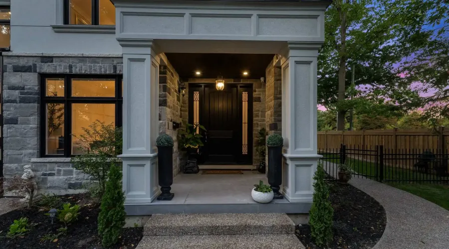 72 Oakes Drive, Mississauga, Ontario, L5G 3M1, Canada, 4 Bedrooms Bedrooms, ,6 BathroomsBathrooms,Residential,For Sale,2016426