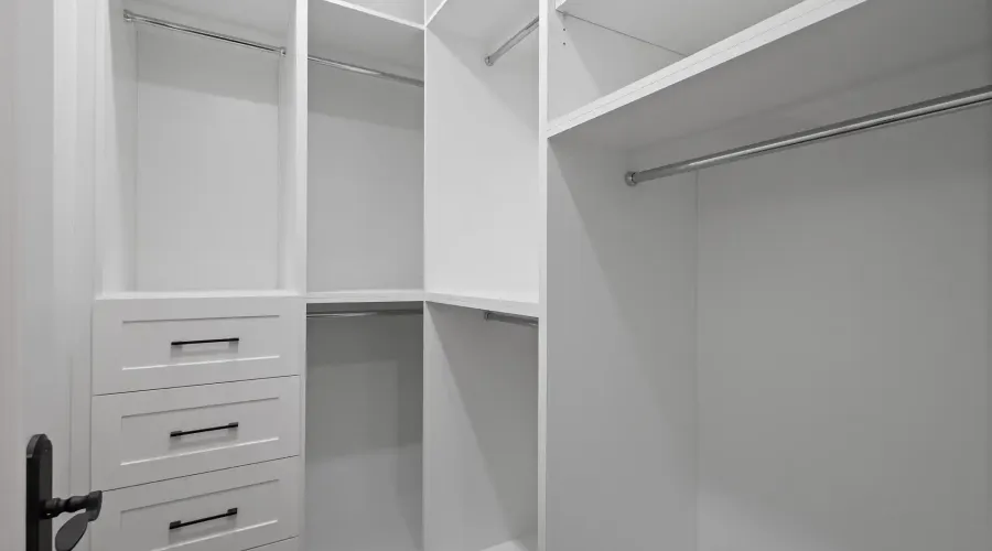 72 Oakes Drive, Mississauga, Ontario, L5G 3M1, Canada, 4 Bedrooms Bedrooms, ,6 BathroomsBathrooms,Residential,For Sale,2016426