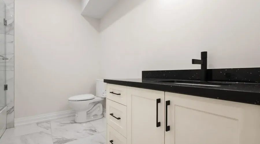 72 Oakes Drive, Mississauga, Ontario, L5G 3M1, Canada, 4 Bedrooms Bedrooms, ,6 BathroomsBathrooms,Residential,For Sale,2016426