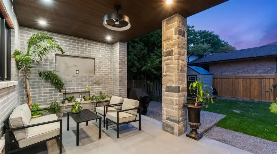 72 Oakes Drive, Mississauga, Ontario, L5G 3M1, Canada, 4 Bedrooms Bedrooms, ,6 BathroomsBathrooms,Residential,For Sale,2016426