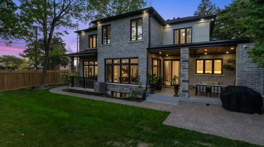 72 Oakes Drive, Mississauga, Ontario, L5G 3M1, Canada, 4 Bedrooms Bedrooms, ,6 BathroomsBathrooms,Residential,For Sale,2016426