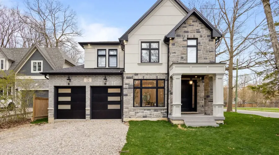 72 Oakes Drive, Mississauga, Ontario, L5G 3M1, Canada, 4 Bedrooms Bedrooms, ,6 BathroomsBathrooms,Residential,For Sale,2016426