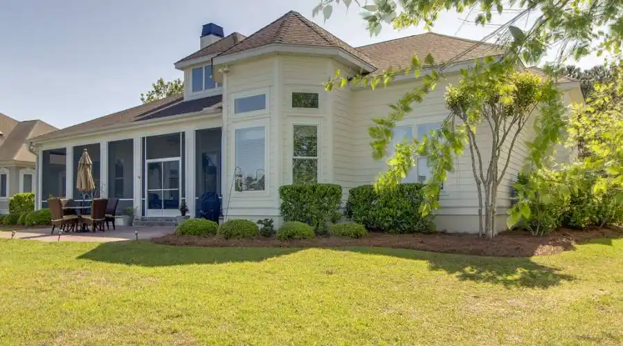 86 Farnsleigh Avenue,Bluffton,South Carolina 29910,United States,4 Bedrooms Bedrooms,4 Rooms Rooms,3 BathroomsBathrooms,Residential,Farnsleigh Avenue,197309