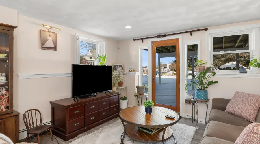 Breezy Point rd, Gloucester, Massachusetts, 01930, United States, 5 Bedrooms Bedrooms, 10 Rooms Rooms,3 BathroomsBathrooms,Residential,For Sale,Breezy Point ,2020564