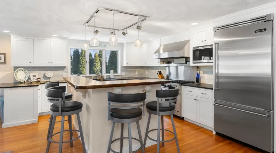 Breezy Point rd, Gloucester, Massachusetts, 01930, United States, 5 Bedrooms Bedrooms, 10 Rooms Rooms,3 BathroomsBathrooms,Residential,For Sale,Breezy Point ,2020564