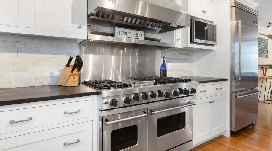 Breezy Point rd, Gloucester, Massachusetts, 01930, United States, 5 Bedrooms Bedrooms, 10 Rooms Rooms,3 BathroomsBathrooms,Residential,For Sale,Breezy Point ,2020564