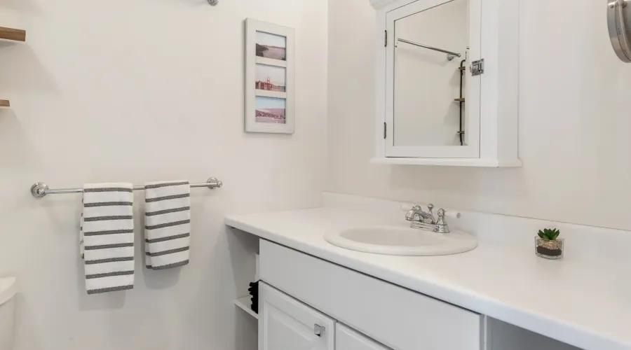 Breezy Point rd, Gloucester, Massachusetts, 01930, United States, 5 Bedrooms Bedrooms, 10 Rooms Rooms,3 BathroomsBathrooms,Residential,For Sale,Breezy Point ,2020564