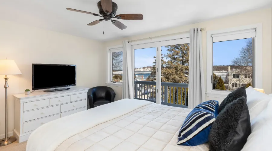 Breezy Point rd, Gloucester, Massachusetts, 01930, United States, 5 Bedrooms Bedrooms, 10 Rooms Rooms,3 BathroomsBathrooms,Residential,For Sale,Breezy Point ,2020564