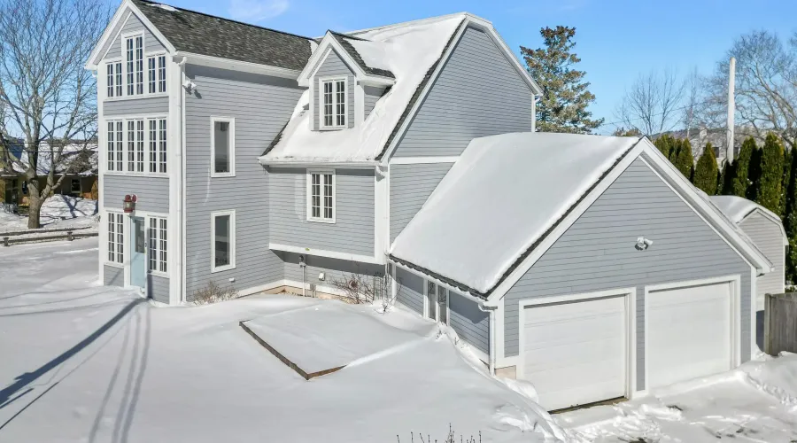 Breezy Point rd, Gloucester, Massachusetts, 01930, United States, 5 Bedrooms Bedrooms, 10 Rooms Rooms,3 BathroomsBathrooms,Residential,For Sale,Breezy Point ,2020564