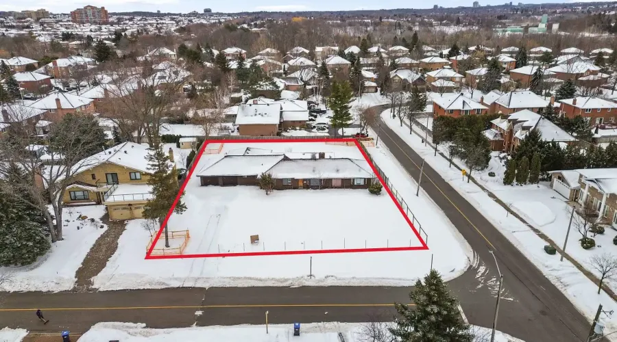 1710 Carrington Road, Mississauga, Ontario, L5M 2K2, Canada, 5 Bedrooms Bedrooms, ,3 BathroomsBathrooms,Residential,For Sale,1710 Carrington Road,2020565