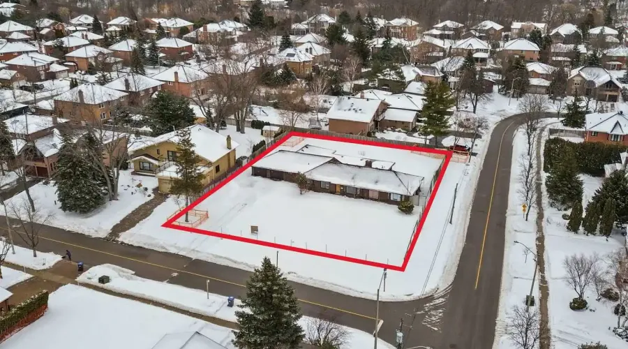 1710 Carrington Road, Mississauga, Ontario, L5M 2K2, Canada, 5 Bedrooms Bedrooms, ,3 BathroomsBathrooms,Residential,For Sale,1710 Carrington Road,2020565