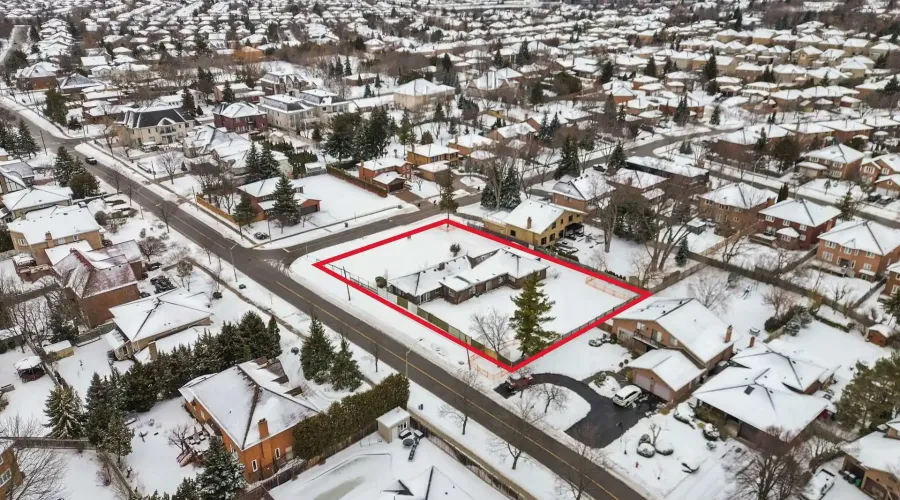 1710 Carrington Road, Mississauga, Ontario, L5M 2K2, Canada, 5 Bedrooms Bedrooms, ,3 BathroomsBathrooms,Residential,For Sale,1710 Carrington Road,2020565