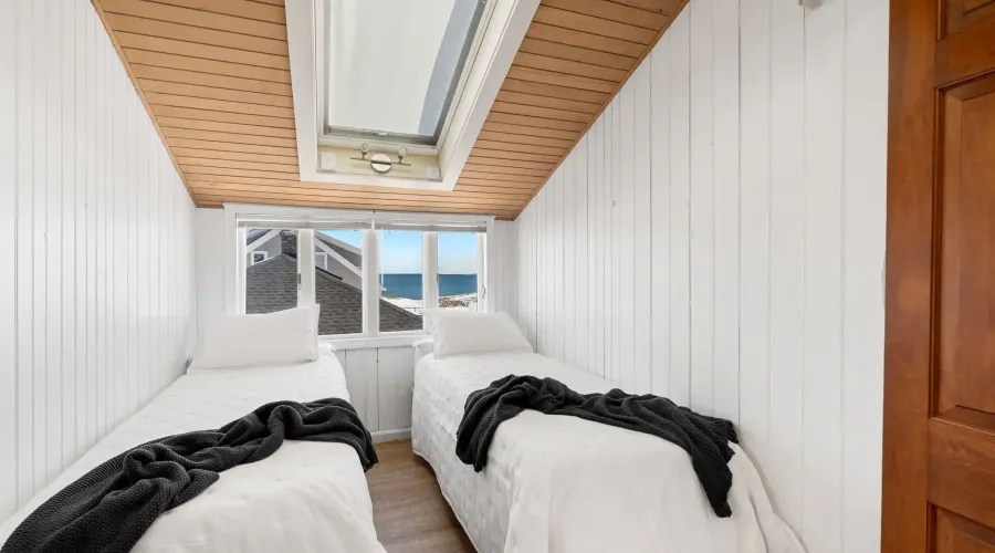 148 Long Beach, Rockport, Massachusetts, 01966, United States, 3 Bedrooms Bedrooms, 9 Rooms Rooms,3 BathroomsBathrooms,Residential,For Sale,Long Beach,2020791