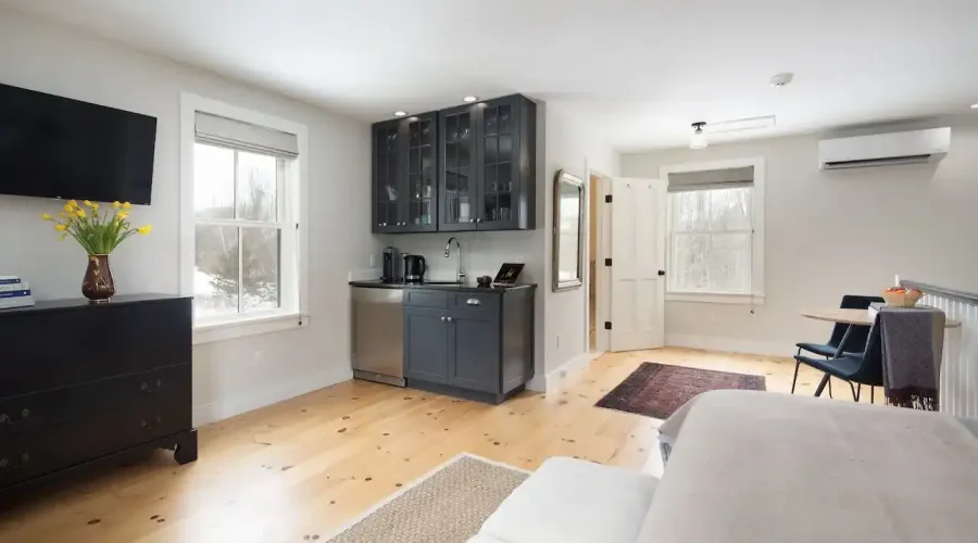 5 Valley Road, Salisbury, Connecticut, 06068, United States, 4 Bedrooms Bedrooms, 10 Rooms Rooms,3 BathroomsBathrooms,Residential,For Sale,Valley,2020792