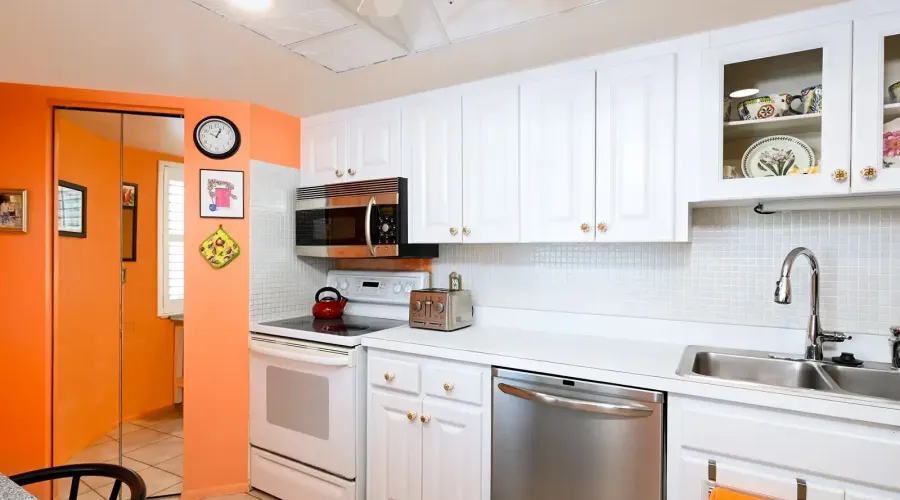 1770 Benjamin Franklin Dr, #206, Sarasota, Florida, 34236, United States, 2 Bedrooms Bedrooms, 5 Rooms Rooms,2 BathroomsBathrooms,Residential,For Sale,Lido Harbour Towers,Benjamin Franklin ,2,2021041