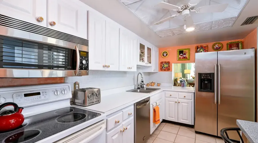 1770 Benjamin Franklin Dr, #206, Sarasota, Florida, 34236, United States, 2 Bedrooms Bedrooms, 5 Rooms Rooms,2 BathroomsBathrooms,Residential,For Sale,Lido Harbour Towers,Benjamin Franklin ,2,2021041