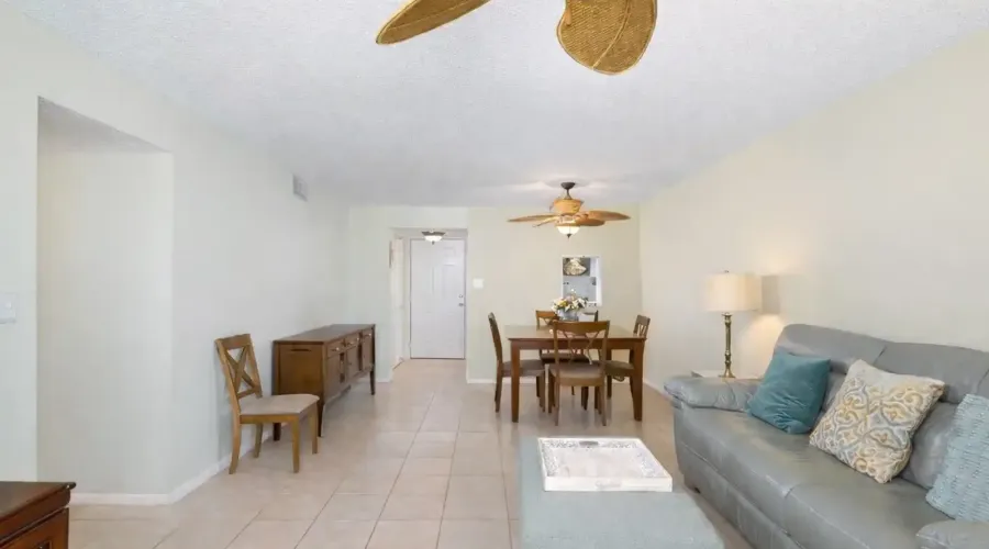 1770 Benjamin Franklin Dr, #206, Sarasota, Florida, 34236, United States, 2 Bedrooms Bedrooms, 5 Rooms Rooms,2 BathroomsBathrooms,Residential,For Sale,Lido Harbour Towers,Benjamin Franklin ,2,2021041