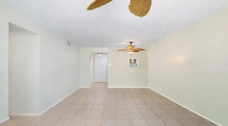 1770 Benjamin Franklin Dr, #206, Sarasota, Florida, 34236, United States, 2 Bedrooms Bedrooms, 5 Rooms Rooms,2 BathroomsBathrooms,Residential,For Sale,Lido Harbour Towers,Benjamin Franklin ,2,2021041