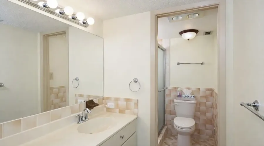 1770 Benjamin Franklin Dr, #206, Sarasota, Florida, 34236, United States, 2 Bedrooms Bedrooms, 5 Rooms Rooms,2 BathroomsBathrooms,Residential,For Sale,Lido Harbour Towers,Benjamin Franklin ,2,2021041