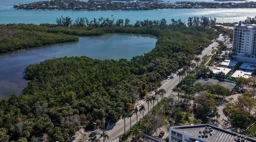 1770 Benjamin Franklin Dr, #206, Sarasota, Florida, 34236, United States, 2 Bedrooms Bedrooms, 5 Rooms Rooms,2 BathroomsBathrooms,Residential,For Sale,Lido Harbour Towers,Benjamin Franklin ,2,2021041