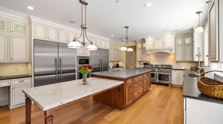 72 dale lane, Groton, Massachusetts, United States, 5 Bedrooms Bedrooms, 17 Rooms Rooms,6 BathroomsBathrooms,Residential,For Sale,dale ,2022702