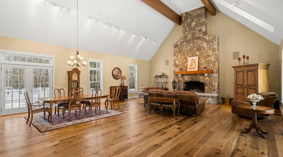 72 dale lane, Groton, Massachusetts, United States, 5 Bedrooms Bedrooms, 17 Rooms Rooms,6 BathroomsBathrooms,Residential,For Sale,dale ,2022702