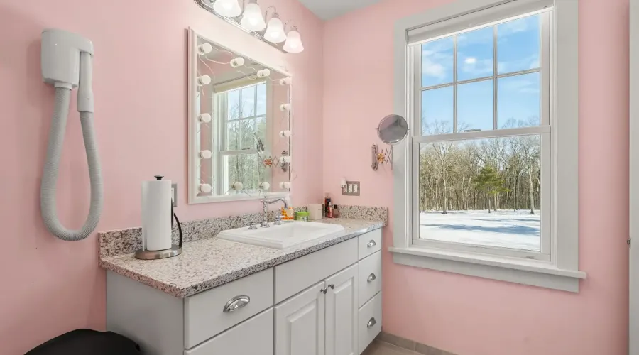 72 dale lane, Groton, Massachusetts, United States, 5 Bedrooms Bedrooms, 17 Rooms Rooms,6 BathroomsBathrooms,Residential,For Sale,dale ,2022702