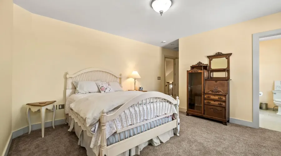 72 dale lane, Groton, Massachusetts, United States, 5 Bedrooms Bedrooms, 17 Rooms Rooms,6 BathroomsBathrooms,Residential,For Sale,dale ,2022702