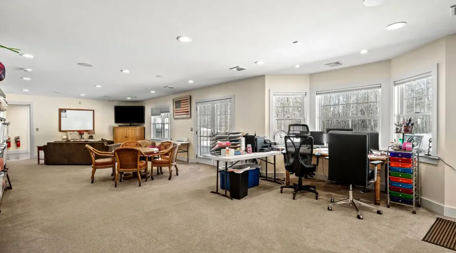 72 dale lane, Groton, Massachusetts, United States, 5 Bedrooms Bedrooms, 17 Rooms Rooms,6 BathroomsBathrooms,Residential,For Sale,dale ,2022702