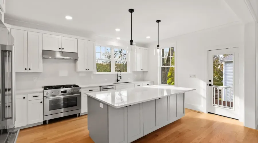 23 A Ward st, Woburn, Massachusetts, United States, 4 Bedrooms Bedrooms, 10 Rooms Rooms,3 BathroomsBathrooms,Condo,For Sale,A Ward,2023012