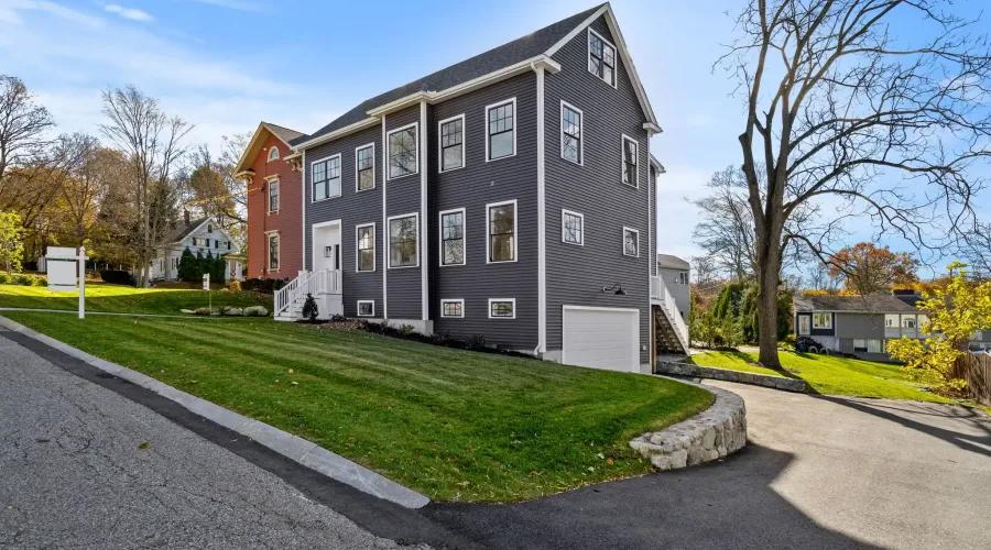 23 A Ward st, Woburn, Massachusetts, United States, 4 Bedrooms Bedrooms, 10 Rooms Rooms,3 BathroomsBathrooms,Condo,For Sale,A Ward,2023012