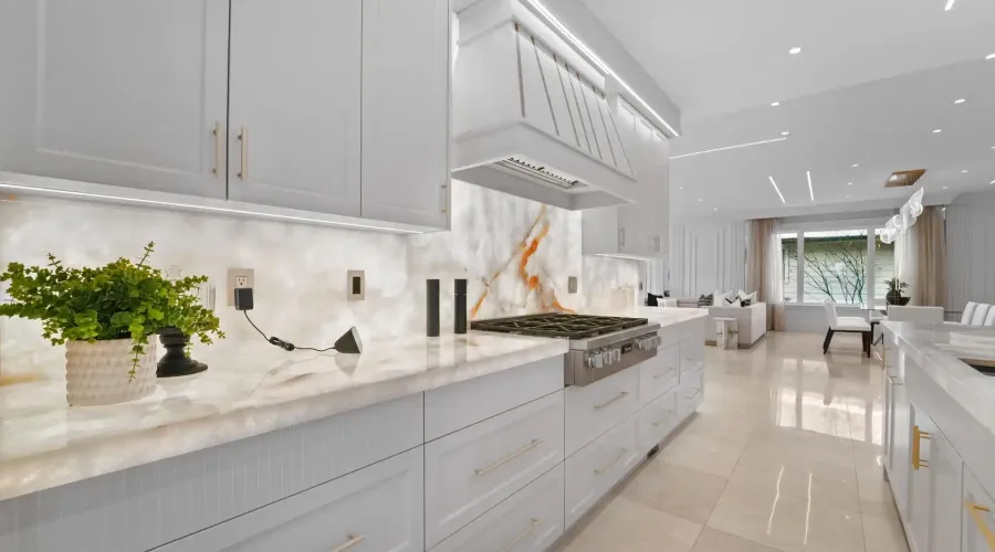 3168 Lakeshore Road W, Oakville, Ontario, L6L 1J6, Canada, 4 Bedrooms Bedrooms, ,6 BathroomsBathrooms,Residential,For Sale,3168 Lakeshore Road W,2023452